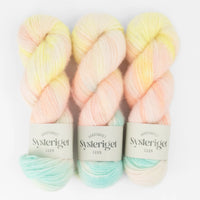 Sysleriget Alpaca Blow håndfarvet garn i farven Miami Beach.