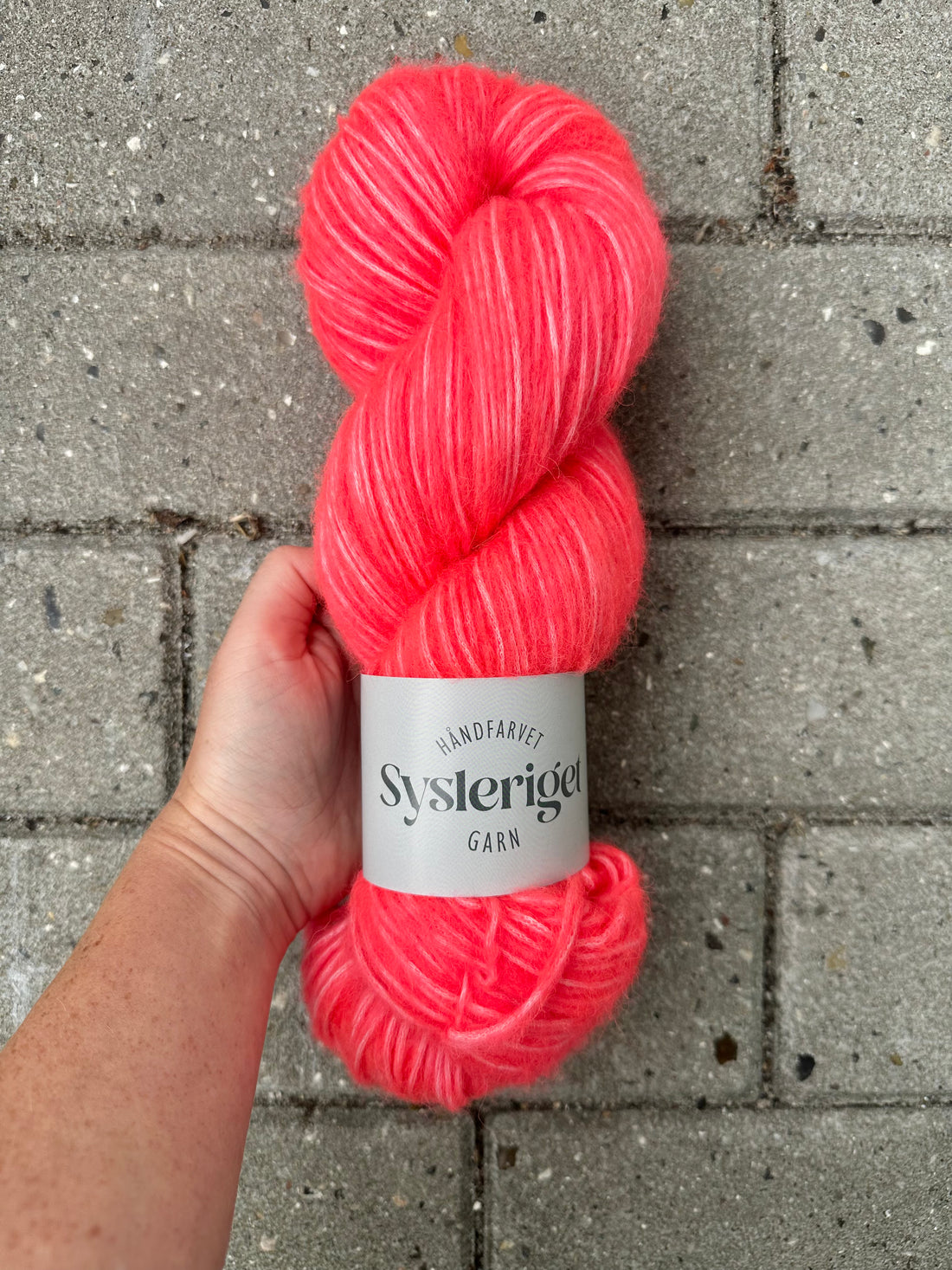 Sysleriget Alpaca Blow | Neon Coral