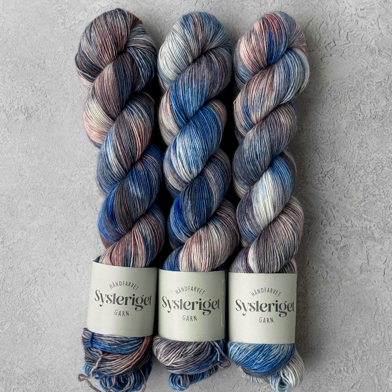 Sysleriget Singles | Asteroid Storms