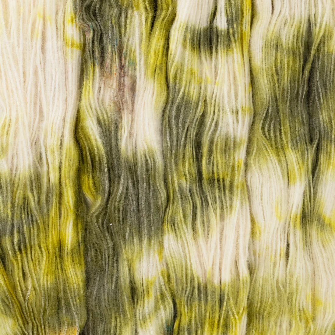 Sysleriget Alpaca Blow håndfarvet garn i farven By The Pond.