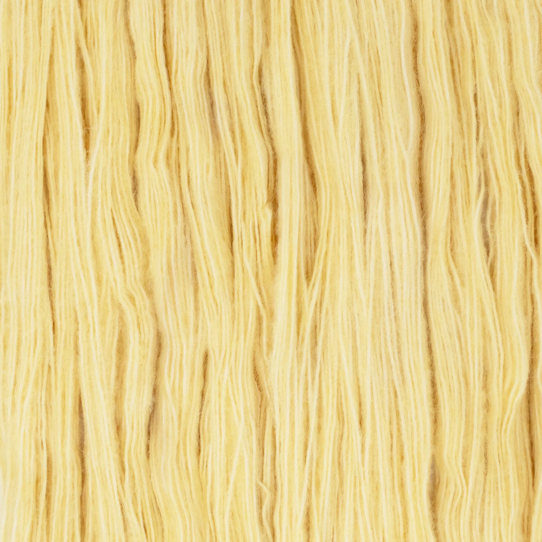 Sysleriget Alpaca Blow håndfarvet garn i farven Limoncello.