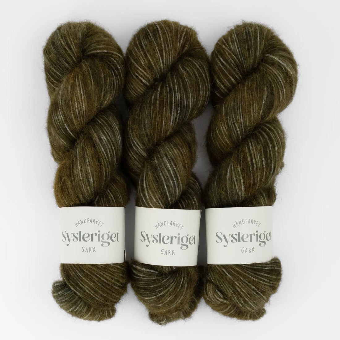 Sysleriget Alpaca Blow håndfarvet garn i farven Wild Garden.