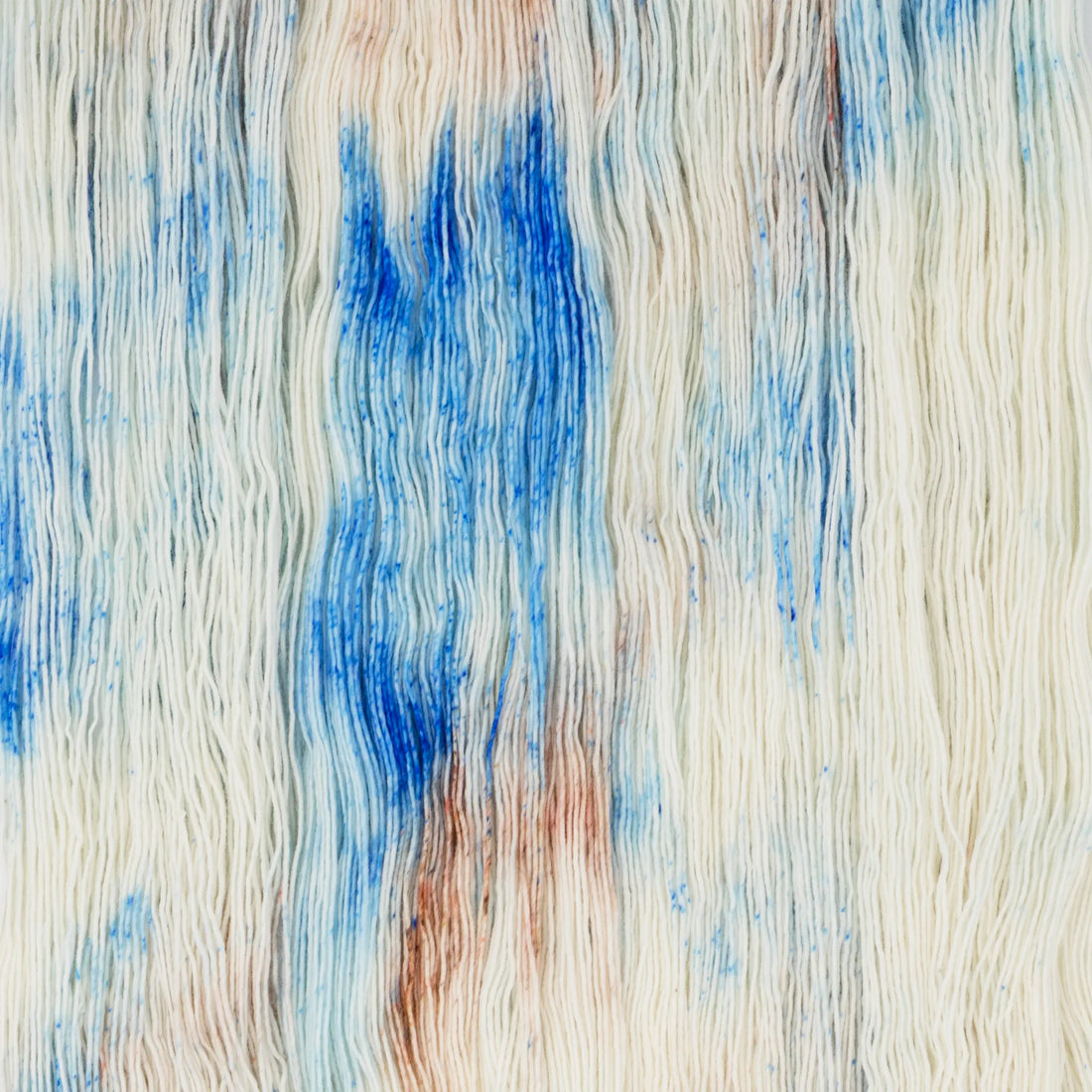 Sysleriget hand dyed yarn in single ply merino wool in the color Baby Blue.