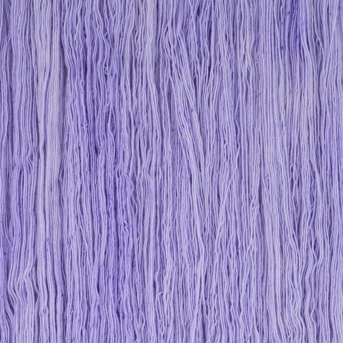 Sysleriget hand dyed yarn in single ply merino wool in the color Hipsterlilla.