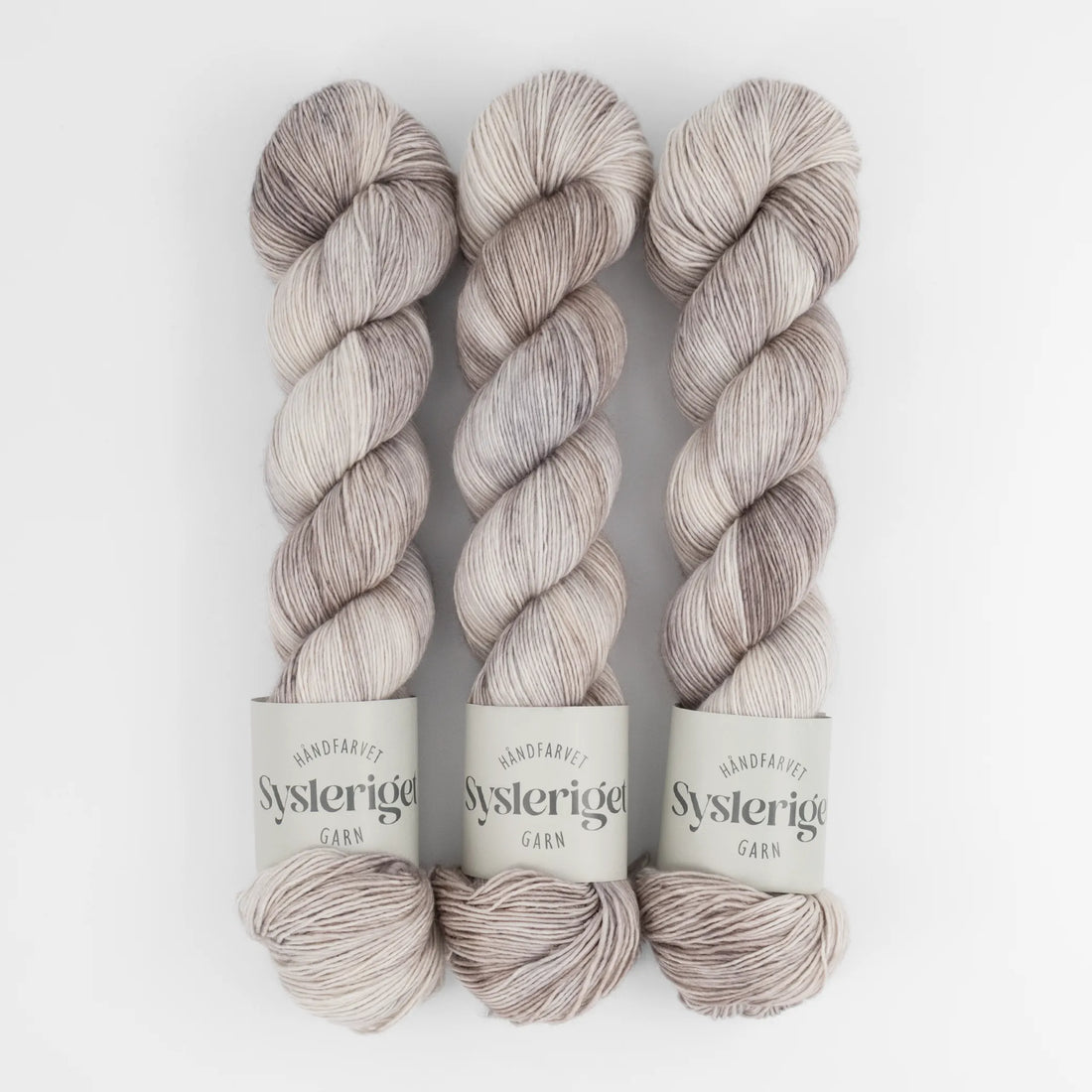 Sysleriget hand dyed yarn in single ply merino wool in the color Our Favorites No. 11.