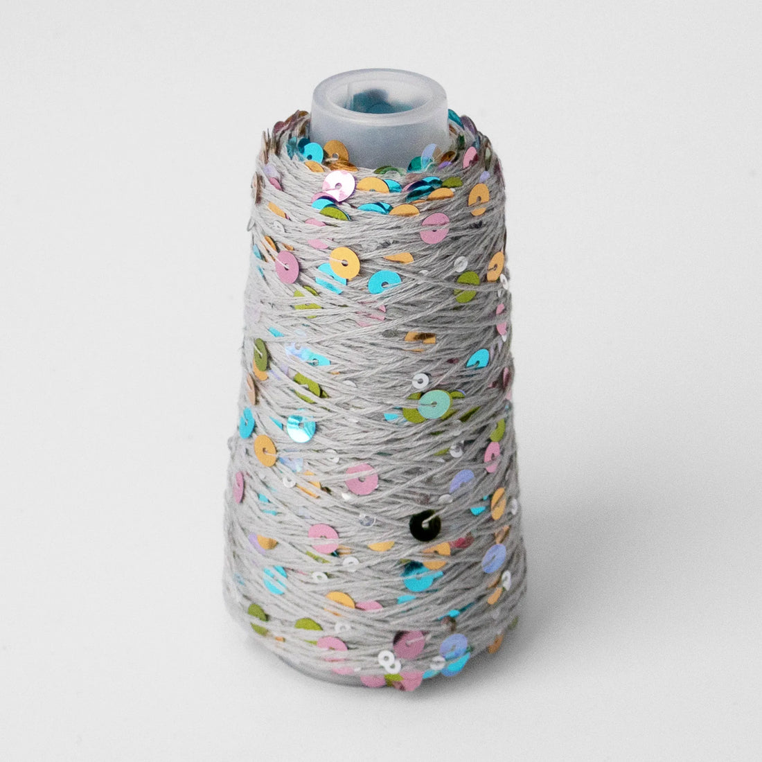 Sysleriget Sequins yarn on cotton base in the color 73 Multigrå.