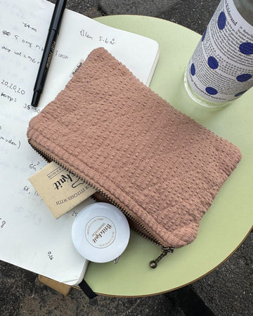 PetiteKnit | KNITTER'S TOOL PURSE - PRALINE SEERSUCKER